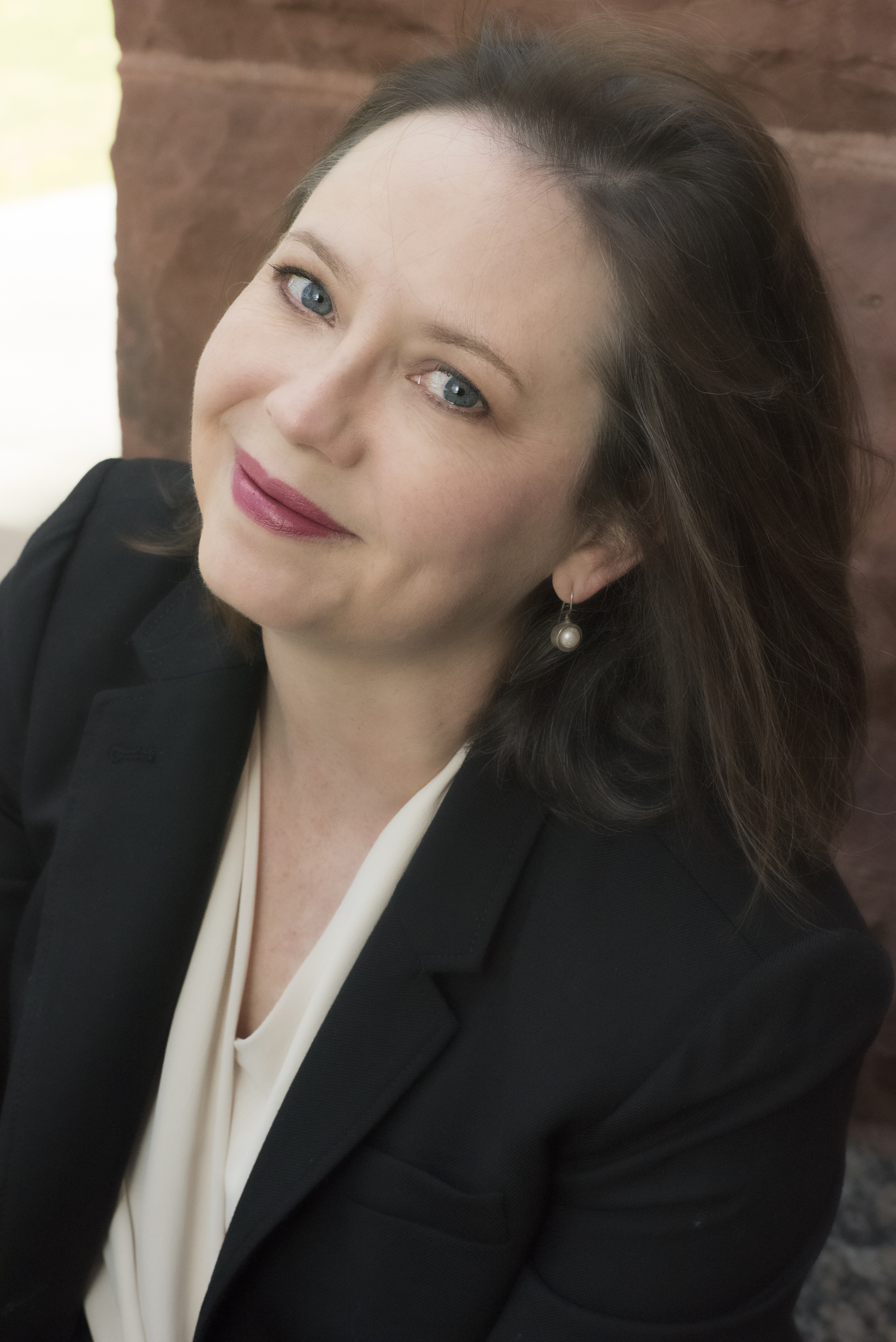 author headshot michelle miller